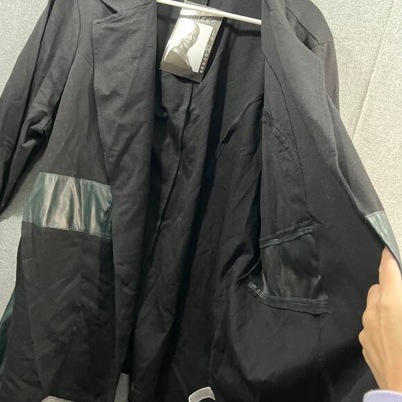 Attitudes by Renee Techno Crepe Blazer w/ Faux Leather Belt Black Size 2X - Picture 4 of 16